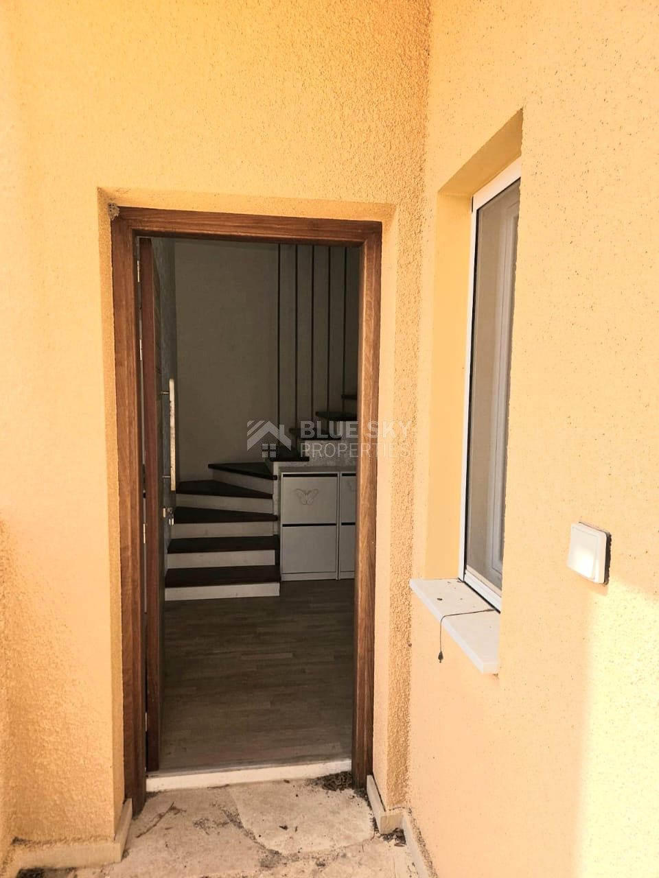 For sale Spacious Partially Furnished Apartment for Sale Chlorakas