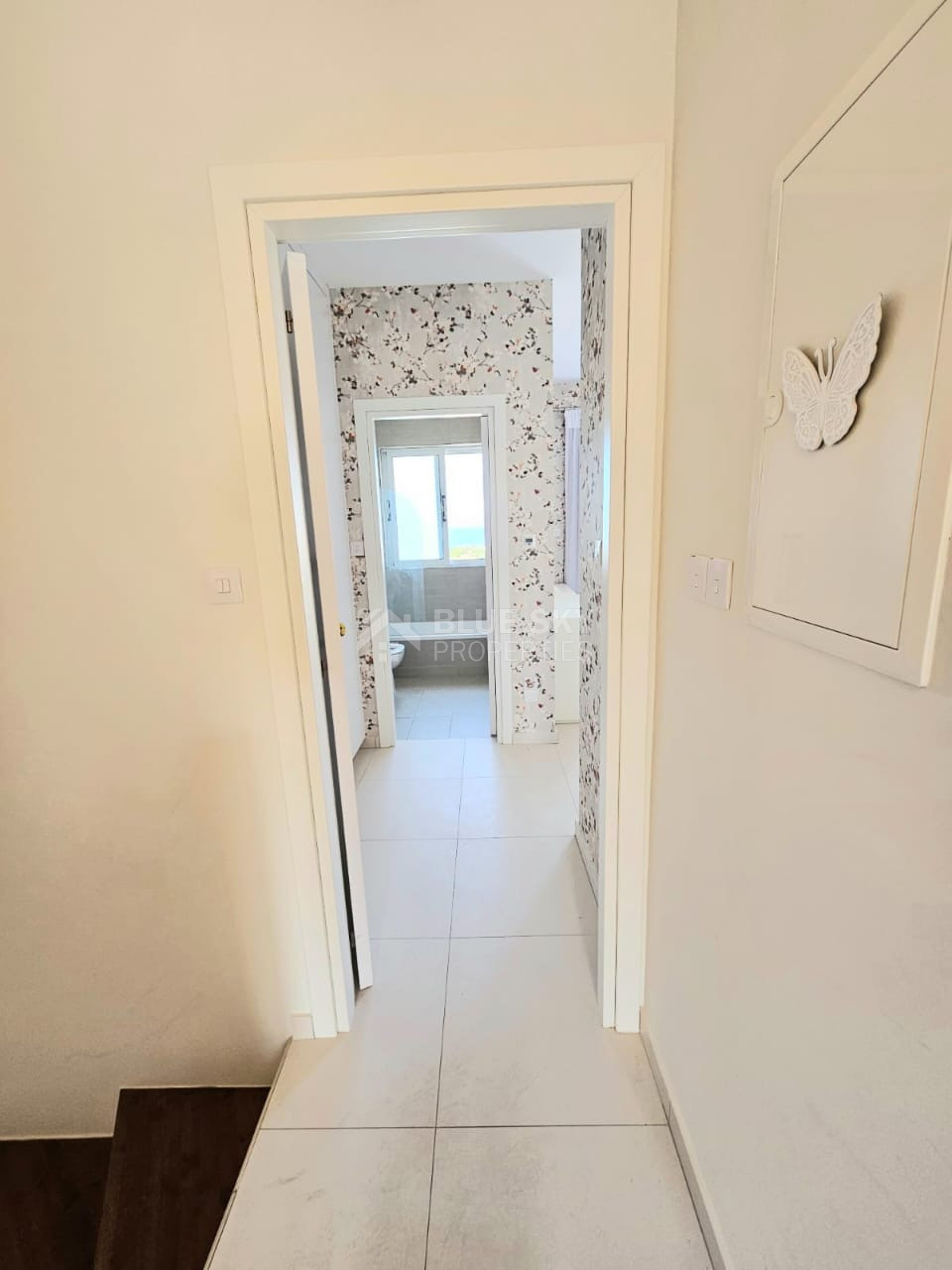 For sale Spacious Partially Furnished Apartment for Sale Chlorakas