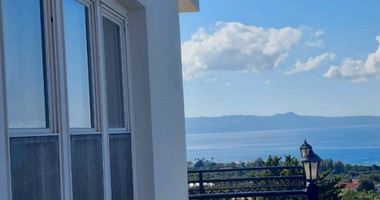 Four Bedroom House for rent with seaviews