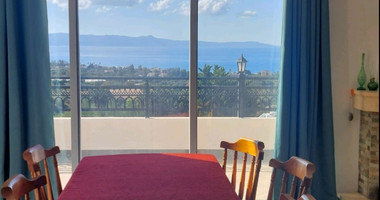 Four Bedroom House for rent with seaviews