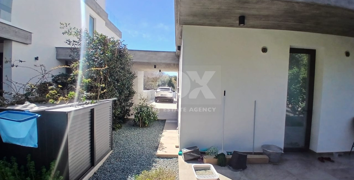 Spacious four Bedroom Home with Sea Views & Private Pool for Sale in Chlorakas