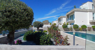 Spacious four Bedroom Home with Sea Views & Private Pool for rent in Chlorakas