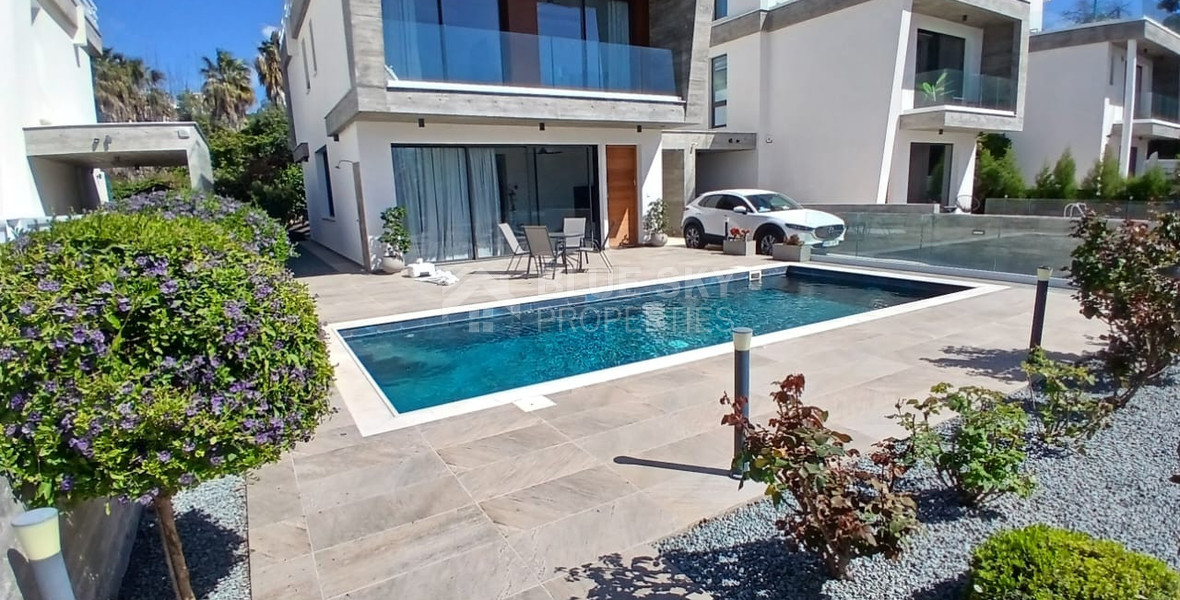 Spacious four Bedroom Home with Sea Views & Private Pool for rent in Chlorakas