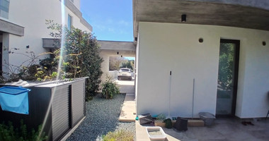 Spacious four Bedroom Home with Sea Views & Private Pool for rent in Chlorakas