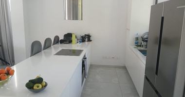 Spacious four Bedroom Home with Sea Views & Private Pool for rent in Chlorakas