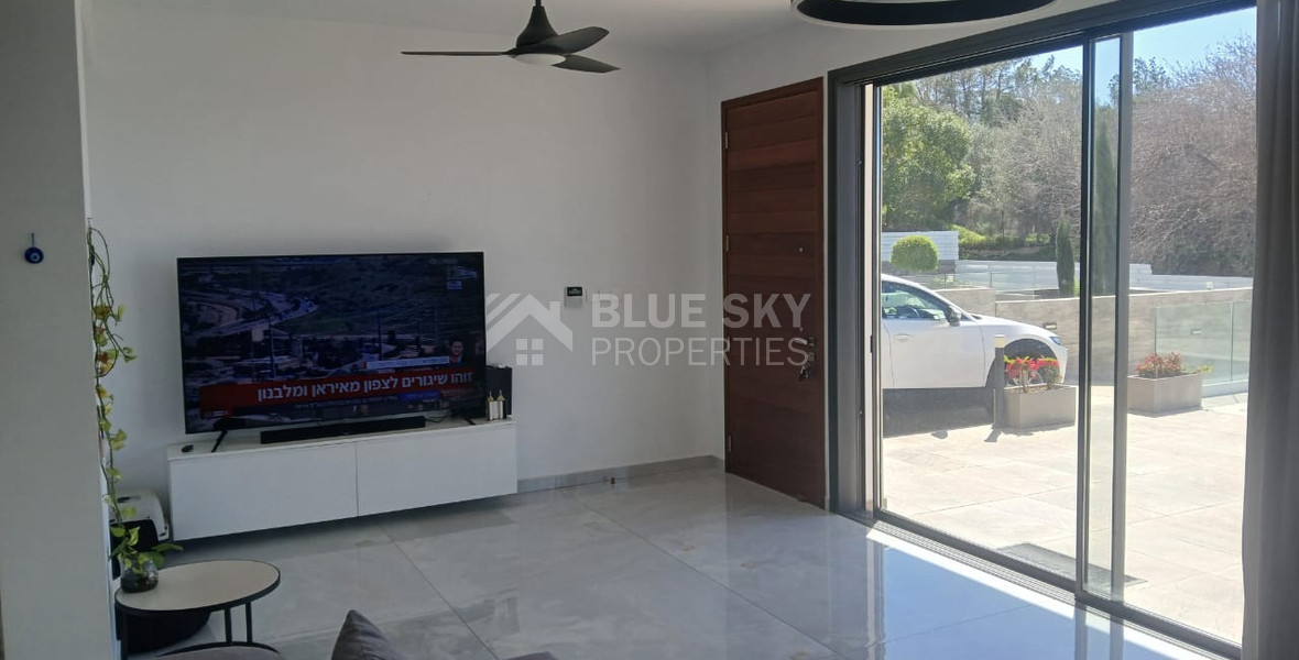 Spacious four Bedroom Home with Sea Views & Private Pool for rent in Chlorakas