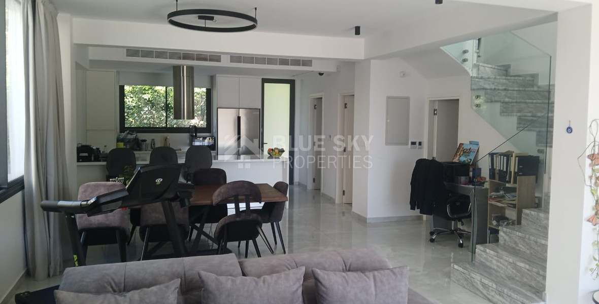 Spacious four Bedroom Home with Sea Views & Private Pool for rent in Chlorakas