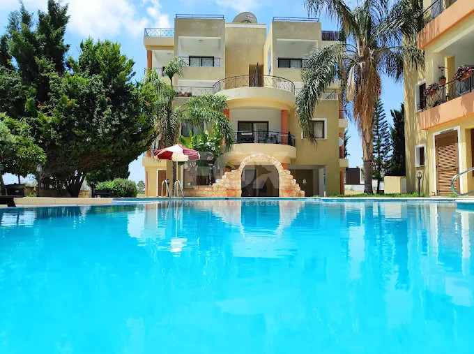 Fully Furnished Two Bedroom Apartment with Swimming Pool in Universal for rent