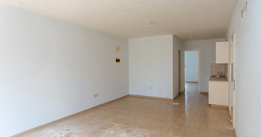 One Bedroom Ground Floor Apartment for Sale – Vacant, Open-Plan, Rental Potential , in Peyia