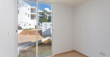 One Bedroom Ground Floor Apartment for Sale – Vacant, Open-Plan, Rental Potential , in Peyia