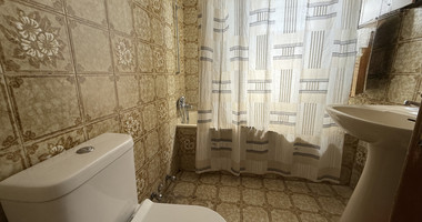 For Sale Spacious Three Bedroom Apartment in Mesa Geitonia