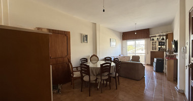 For Sale Spacious Three Bedroom Apartment in Mesa Geitonia