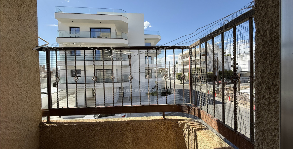 For Sale Spacious Three Bedroom Apartment in Mesa Geitonia