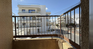 For Sale Spacious Three Bedroom Apartment in Mesa Geitonia