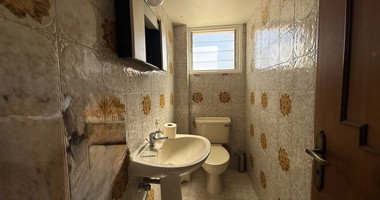 For Sale Spacious Three Bedroom Apartment in Mesa Geitonia