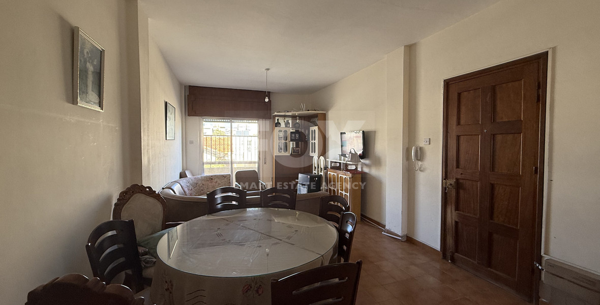 For Sale Spacious Three Bedroom Apartment in Mesa Geitonia