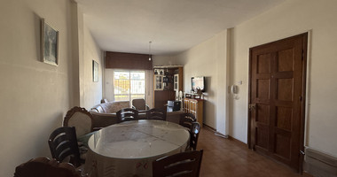 For Sale Spacious Three Bedroom Apartment in Mesa Geitonia