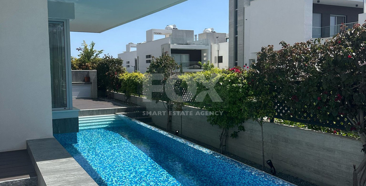 Luxirious Sea Front Villa in Geroskipou Salacia Beach Residence