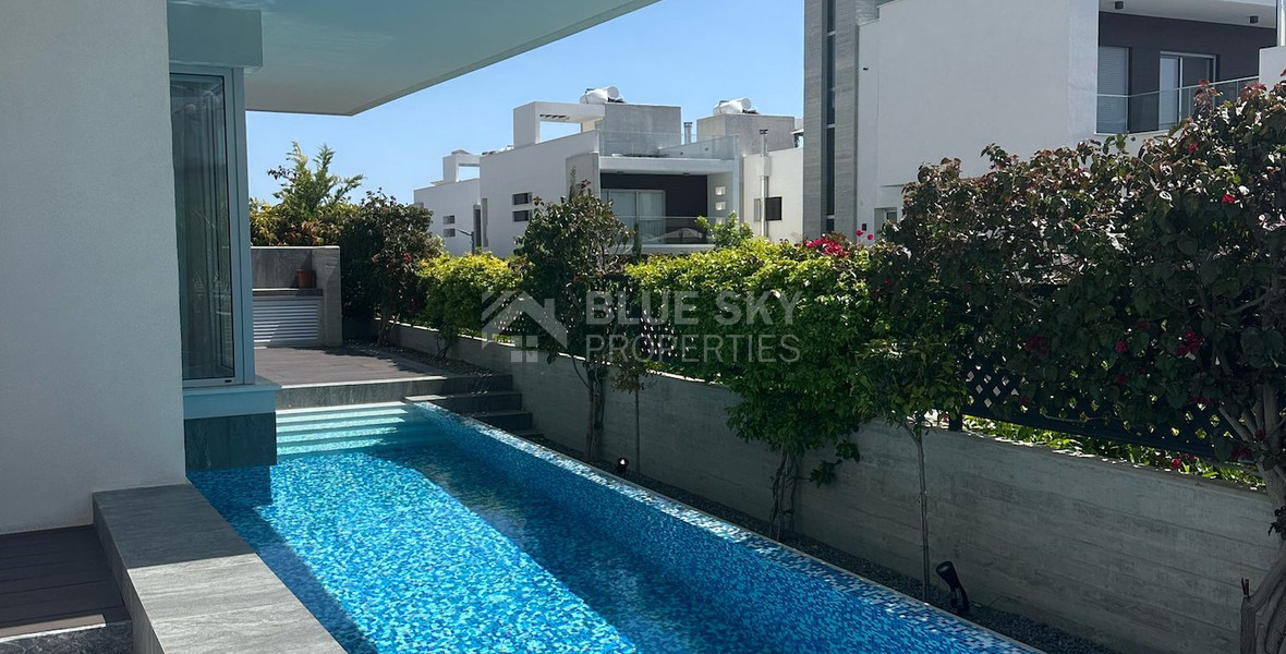 Luxirious Sea Front Villa in Geroskipou Salacia Beach Residence