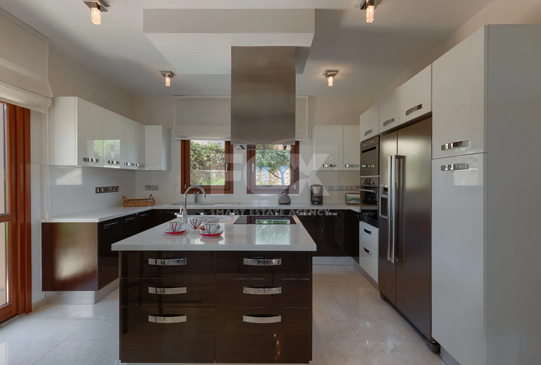 Luxury five Bedroom Mediterranean Sea View Villa with Infinity Pool and Jacuzzi, in Aphrodite HIlls for sale