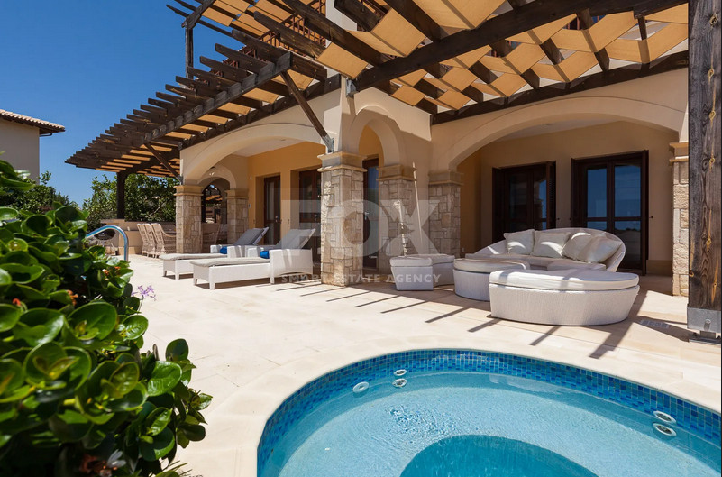 Luxury five Bedroom Mediterranean Sea View Villa with Infinity Pool and Jacuzzi, in Aphrodite HIlls for sale