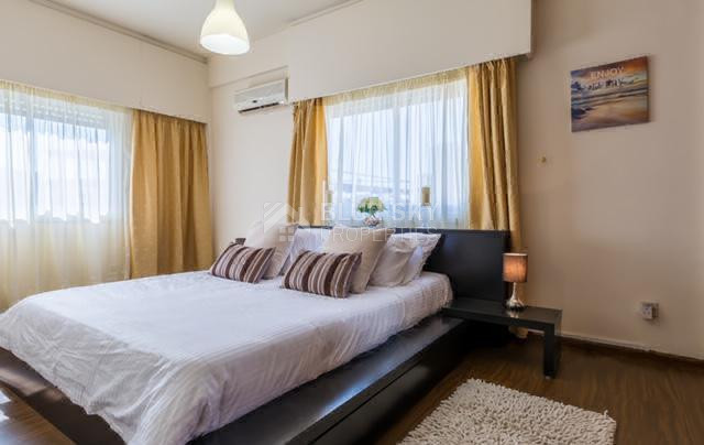 Three-Bedroom Apartment for Sale in Neapoli: Makariou Avenue, 300m from the Beach (6% ROI)