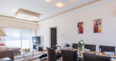 Three-Bedroom Apartment for Sale in Neapoli: Makariou Avenue, 300m from the Beach (6% ROI)