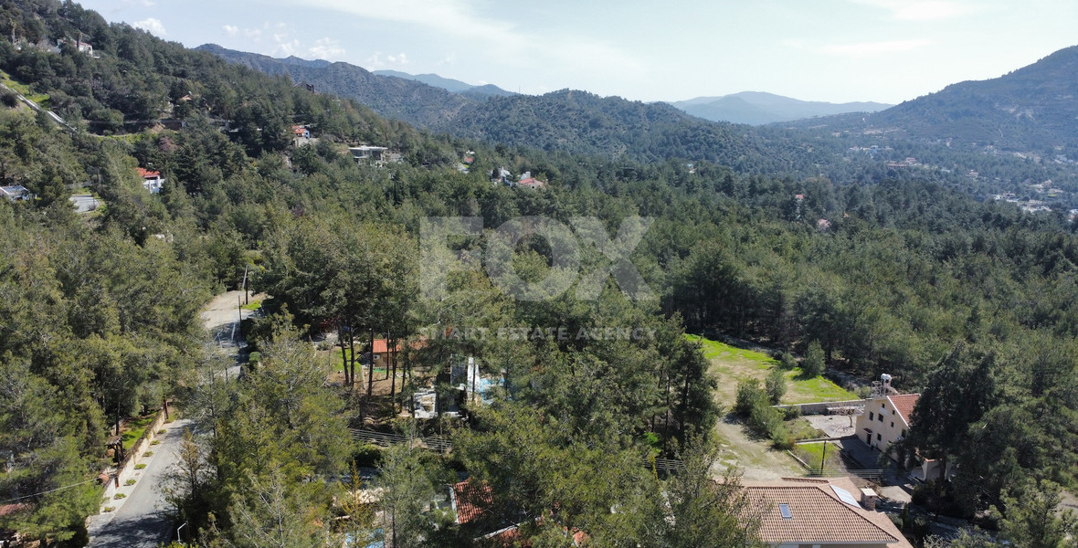 Prime Hillside Plot for Sale in Moniatis: 1,050 m² with Panoramic Views, Ideal for Luxury Villa