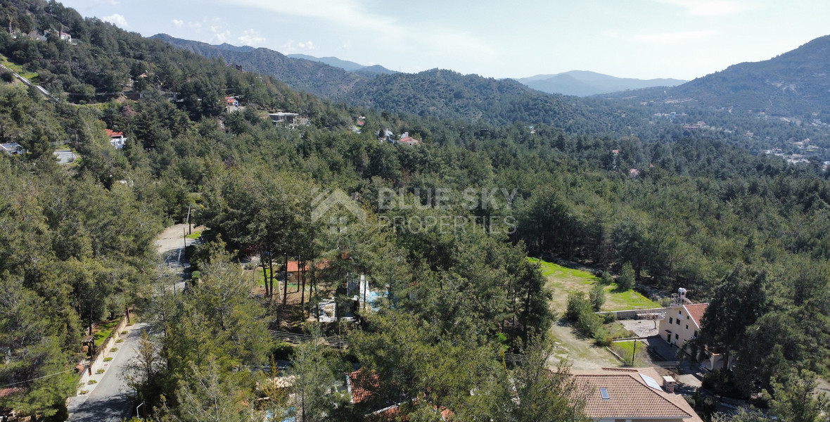 Prime Hillside Plot for Sale in Moniatis: 1,050 m² with Panoramic Views, Ideal for Luxury Villa