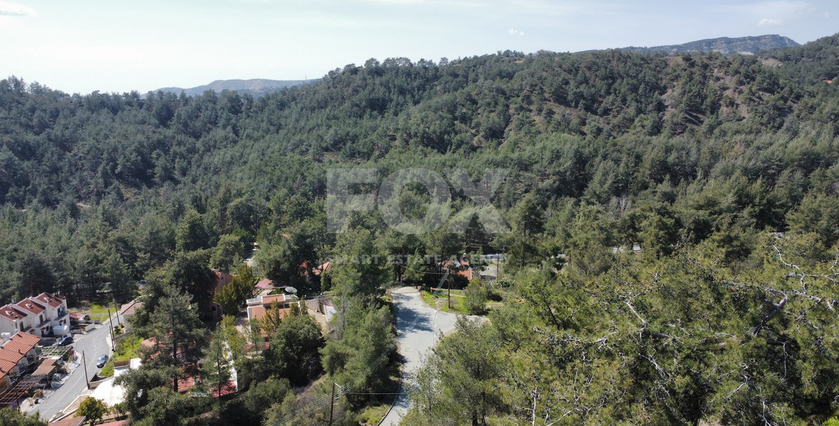 Prime Hillside Plot for Sale in Moniatis: 1,050 m² with Panoramic Views, Ideal for Luxury Villa