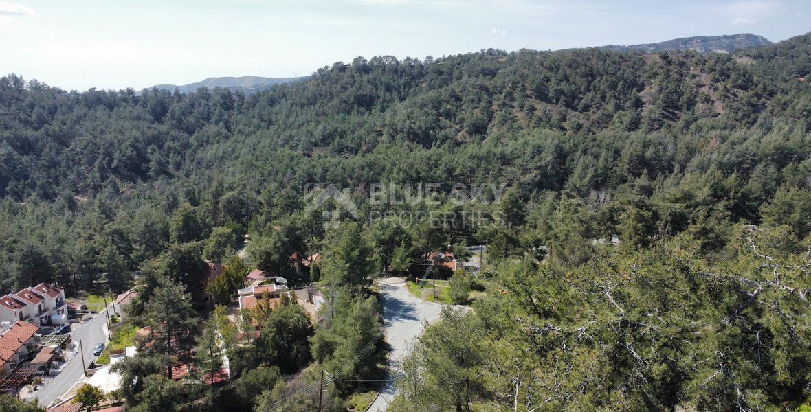 Prime Hillside Plot for Sale in Moniatis: 1,050 m² with Panoramic Views, Ideal for Luxury Villa