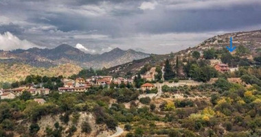 Scenic Mountain Field for Sale in Trimiklini – 1,203 sqm with Division License