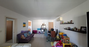 Office / Two bedroom Apartment for Rent in the center of Paphos