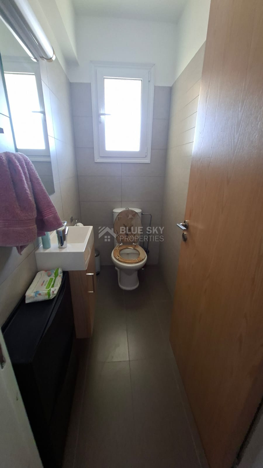 Office / Two bedroom Apartment for Rent in the center of Paphos