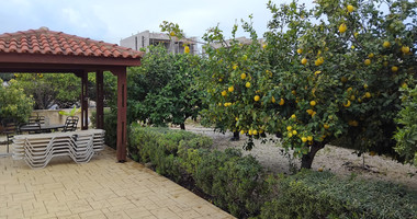 For Rent Fully Furnished three bedroom House with Pool in Sea Caves