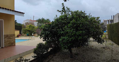 For Rent Fully Furnished three bedroom House with Pool in Sea Caves