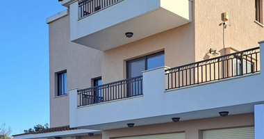 Detached Four Bedroom Villa with Private Pool in Tsada For Rent