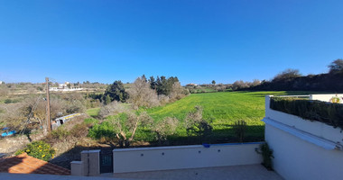 Detached Four Bedroom Villa with Private Pool in Tsada For Rent