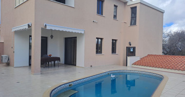 Detached Four Bedroom Villa with Private Pool in Tsada For Rent