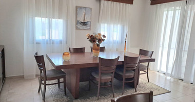 Detached Four Bedroom Villa with Private Pool in Tsada For Rent