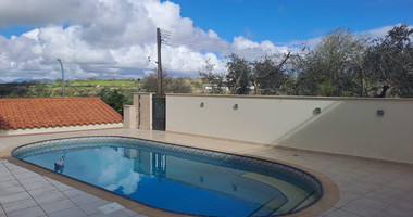 Detached Four Bedroom Villa with Private Pool in Tsada For Rent