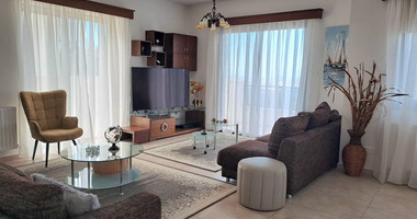 Detached Four Bedroom Villa with Private Pool in Tsada For Rent