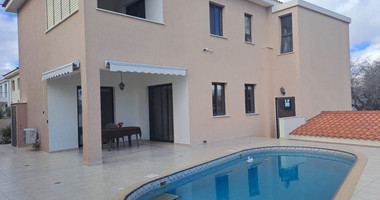 Detached Four Bedroom Villa with Private Pool in Tsada For Rent