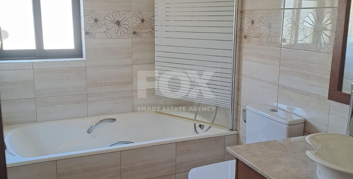 Detached Four Bedroom Villa with Private Pool in Tsada For Rent