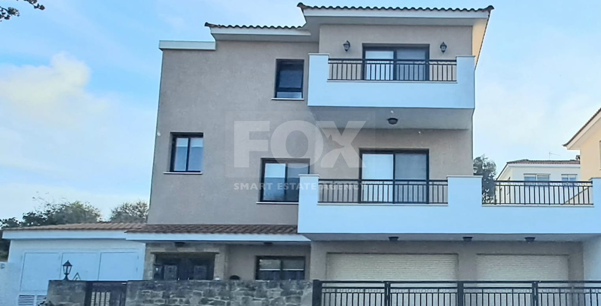 Detached Four Bedroom Villa with Private Pool in Tsada For Rent