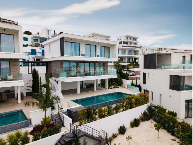 Resale three Bedroom Sea View Villas in Chloraka, Paphos – Completed & No VAT