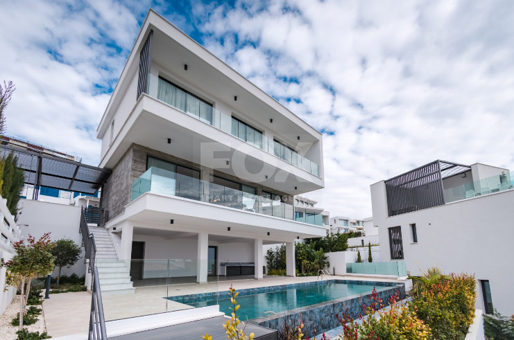 Resale three Bedroom Sea View Villas in Chloraka, Paphos – Completed & No VAT