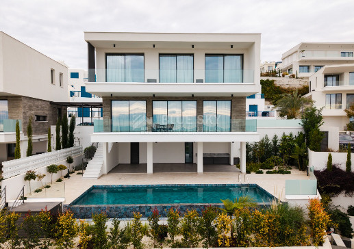 Resale three Bedroom Sea View Villas in Chloraka, Paphos – Completed & No VAT