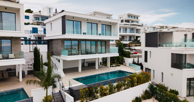 Resale three Bedroom Sea View Villas in Chloraka, Paphos – Completed & No VAT