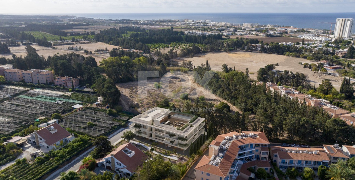 Long-Term Rental for a two bedrooms Apartment in Kato Paphos –  with & Rooftop Pool